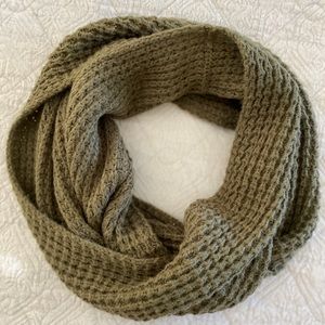 Knitted Forest Green Infinity Scarf